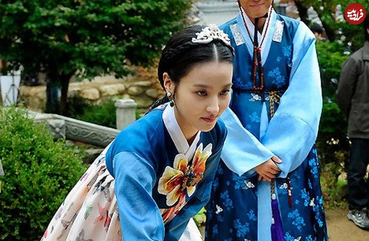 سفر زمان| «سوسانو» حال گذاشتن پاکت پول دهان خوک پشتصحنه سریال «ججونگوون» عکس| سفر زمان؛ «سوسانو» در حال گذاشتن پاکت پول در دهان خوک در پشتصحنه سریال «ججونگوون»