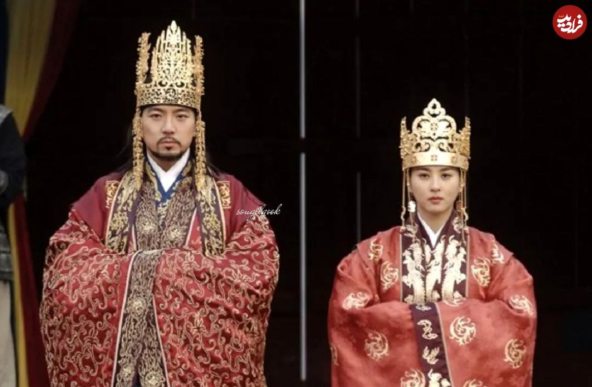 باورنکردنی: خواب عمیق «جومونگ» پشت صحنه سریال جومونگ سال 1384 عکس| سفر در زمان؛ خواب عمیق «جومونگ» در پشت صحنه سریال جومونگ؛ سال 1384