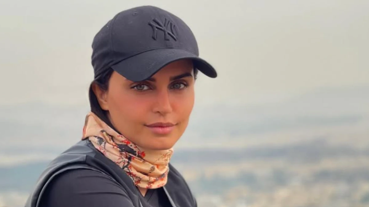 سفر زمان | چهرهٔ عجیب باورنکردنی و شباهت بی حد و اندازه الناز شاکردوست به برادرش سفر زمان | چهرهٔ عجیب باورنکردنی و شباهت بی حد و اندازه الناز شاکردوست به برادرش