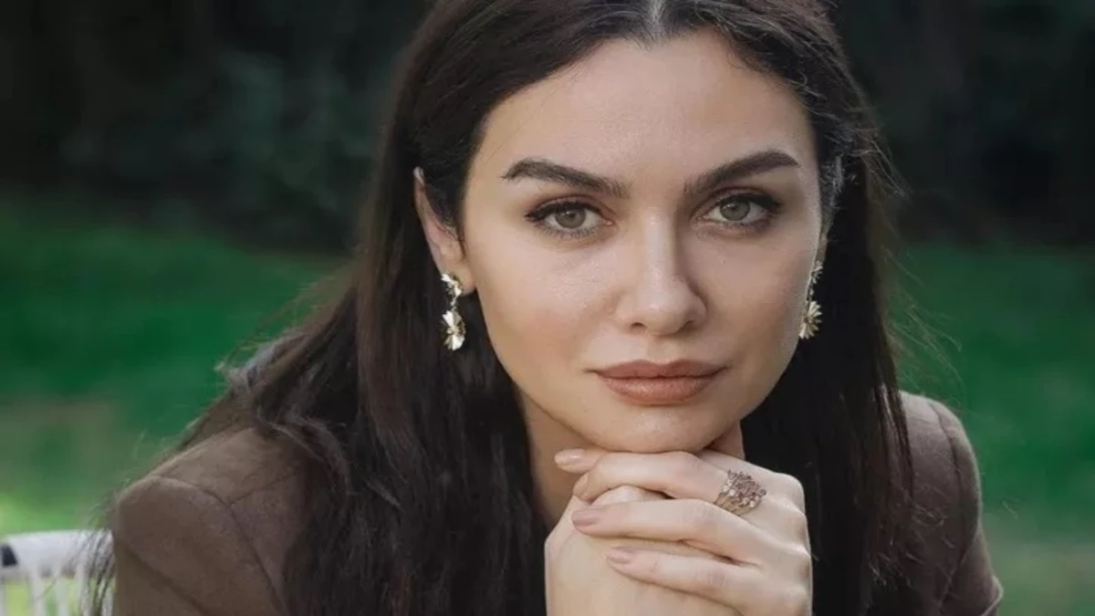 سفر زمان | از زندگی خصوصی و جذاب بیرجه آکالای بازیگر ترکیه ای همراه بیوگرافی و عکس شخصی سفر زمان | از زندگی خصوصی و جذاب بیرجه آکالای بازیگر ترکیه ای همراه بیوگرافی و عکس شخصی