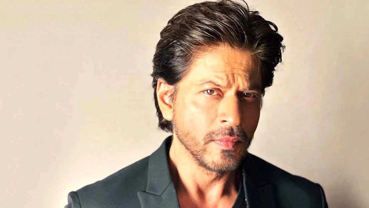 سفر زمان | عکس صمیمانه شاهرخ خان در 40 سالگی در دهلی نو سال 1384 