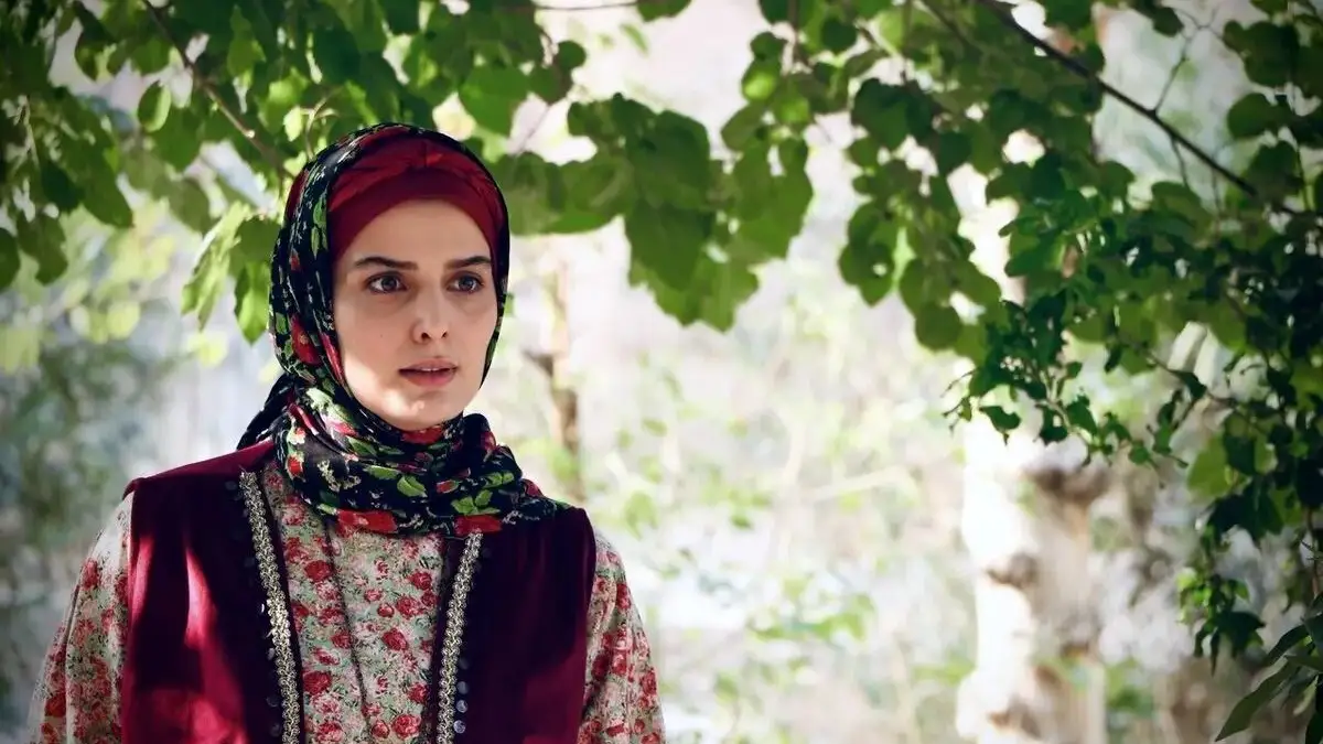 عکس؛ سفر در زمان | تغییر چهره جذاب و خاص غزاله اکرمی در ۲۶ سالگی 