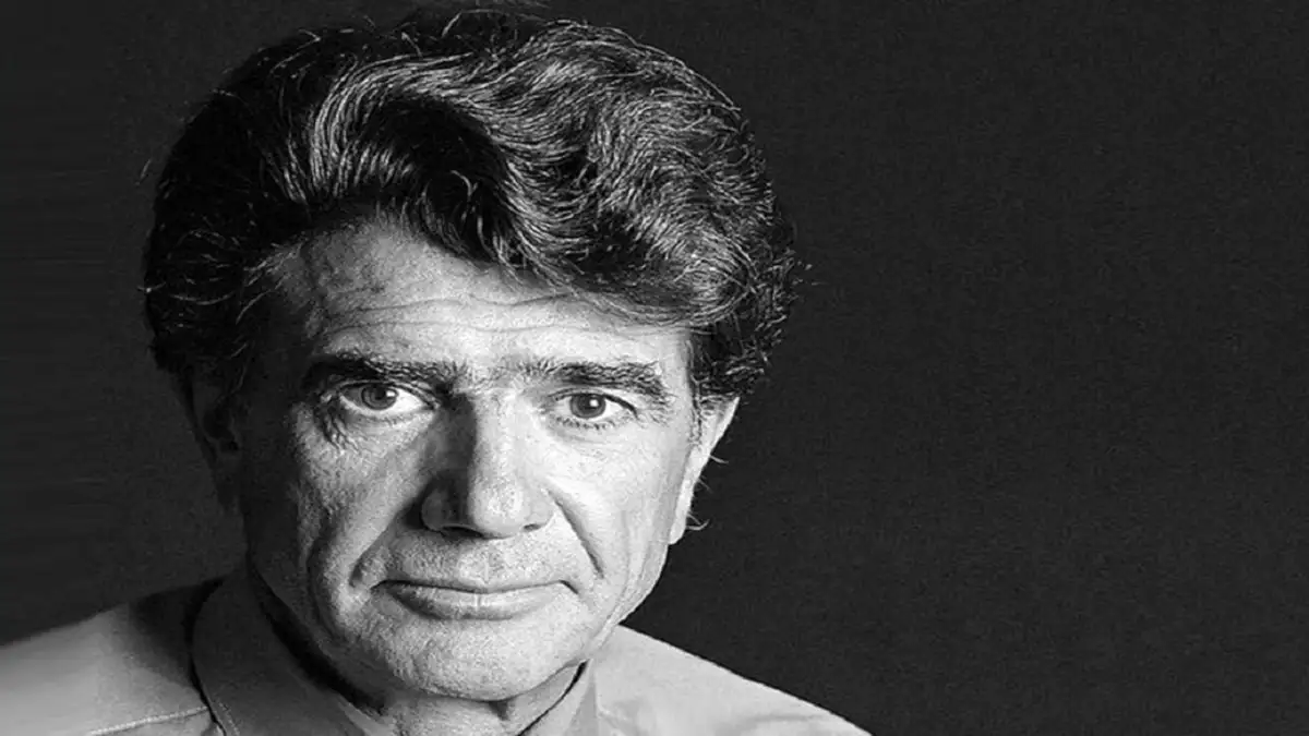 سفر زمان | قابی جالب و جذاب از محمدرضا شجریان در مراسم انارخوران شب یلدا سفر زمان | قابی جالب و جذاب از محمدرضا شجریان در مراسم انارخوران شب یلدا