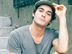 سکانس روز | نگاهی به زندگی شخصی و مسیر هنری بوراک دنیز سکانس روز | نگاهی به زندگی شخصی و مسیر هنری بوراک دنیز