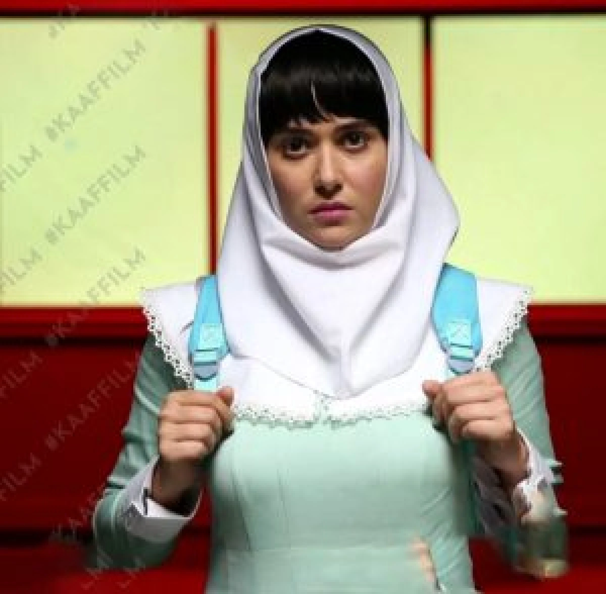 تاریخ وبگردی نگاهی به استایل مدرسه ای پریناز ایزدیار در فیلم سرریز