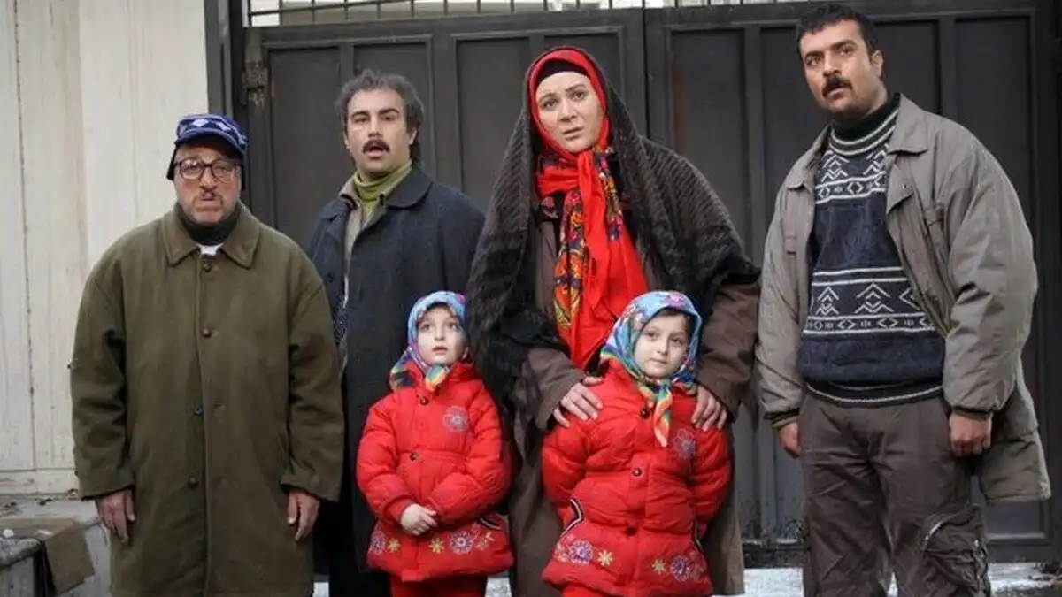 گالری ویژه | ⟪ارسطو، خانواده نقی، بهبود و فهیمه⟫ در پشت صحنه پایتخت 6؛ سال 98 گالری ویژه | ⟪ارسطو، خانواده نقی، بهبود و فهیمه⟫ در پشت صحنه پایتخت 6؛ سال 98