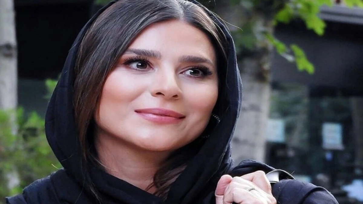 عکس در زمان| چهره خاص و متفاوت «سحر دولتشاهی» و «بهاره کیانافشار» در یک مراسم جنجالی عکس در زمان| چهره خاص و متفاوت «سحر دولتشاهی» و «بهاره کیانافشار» در یک مراسم جنجالی