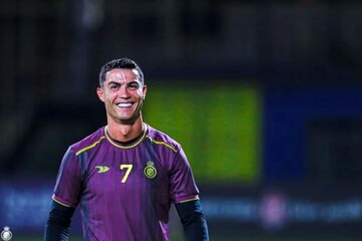 تاریخ چهره ها| ۲ تیپ متفاوت رونالدو برای تماشای باربی و اوپنهایمر! آبان ۱۴۰۴