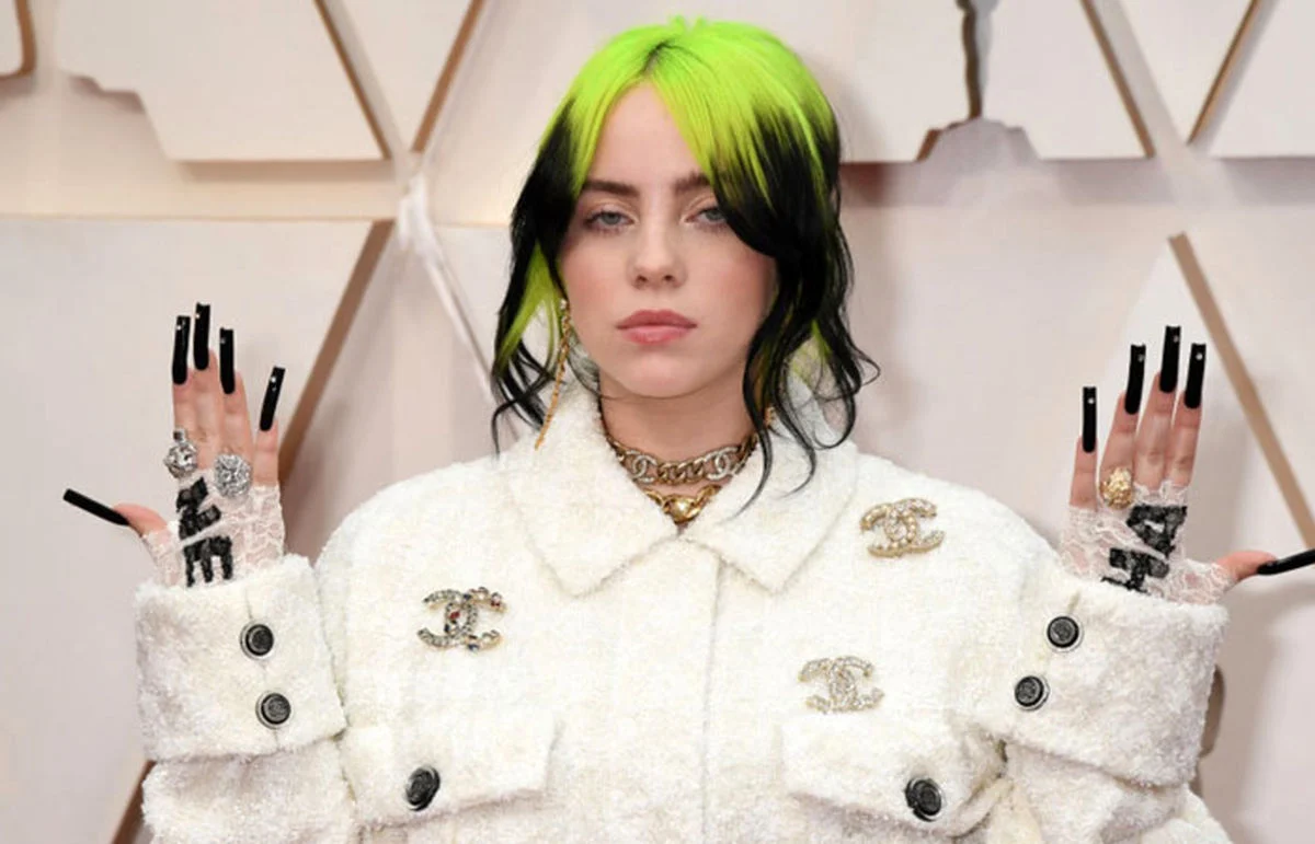 تاریخ چهره ها| تیپ متفاوت بیلی آیلیش در مراسم اسکار ۲۰۲۴ آبان ۱۴۰۴