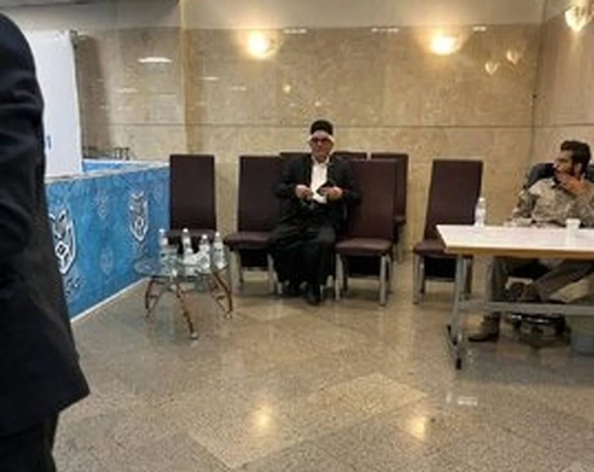 تاریخ چهره ها| تیپ و پوشش متفاوت همراه یکی از نامزدهای انتخابات آبان ۱۴۰۴ تاریخ چهره ها| تیپ و پوشش متفاوت همراه یکی از نامزدهای انتخابات آبان ۱۴۰۴