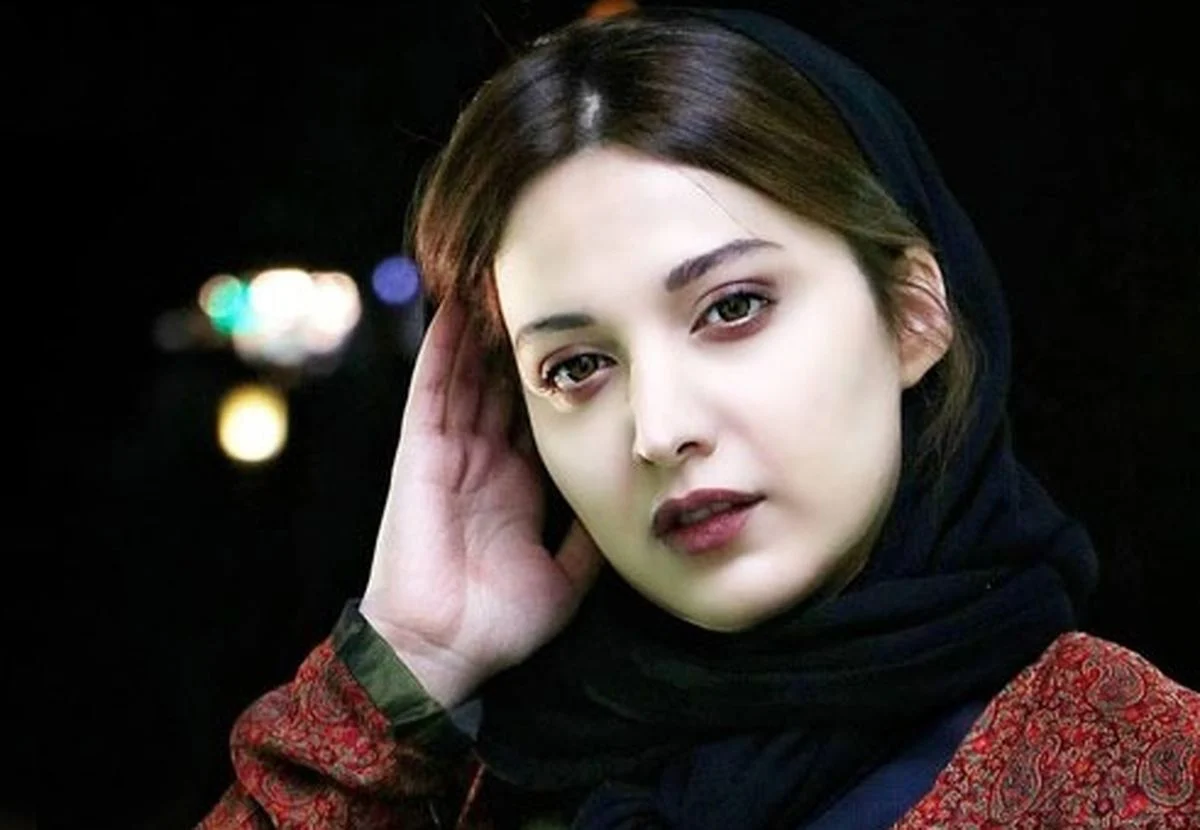 تاریخ چهره ها| استایل خاص روشنک گرامی نگاه‌ها را به خود جلب کرد آبان ۱۴۰۴