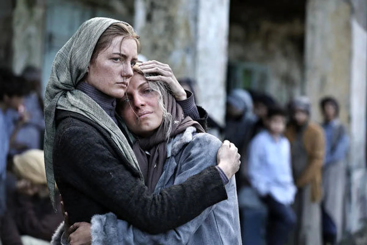 تاریخ چهره ها| استایل شلخته بازیگر سریال خاتون در یک مراسم آبان ۱۴۰۴