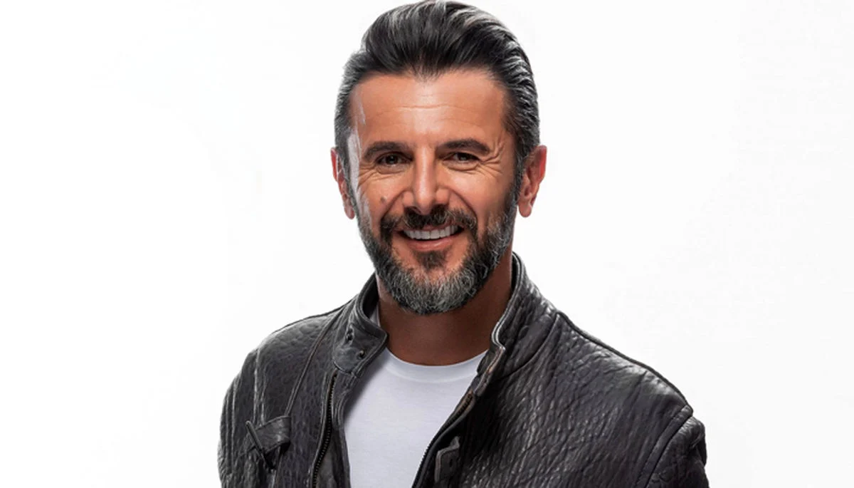 تاریخ چهره ها| استایل گنگ امین حیایی با کاپشن چرم آبان ۱۴۰۴