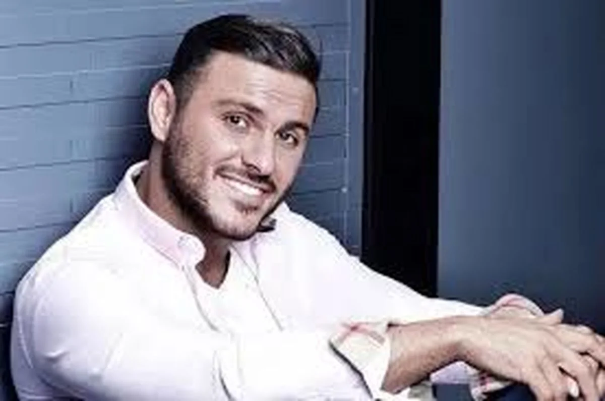 تاریخ و سفر در زمان | عکس ؛ آرمین زارعی از استایل عجیب و غریبش رونمایی کرد