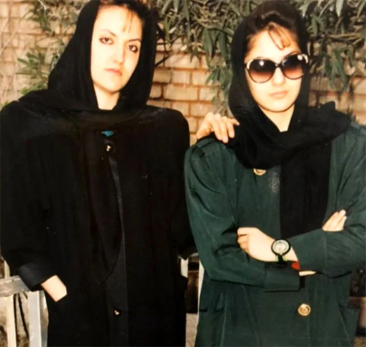 تاریخ و سفر در زمان | عکس ؛ ویدئو جالب از تیپ و استایل مردم در سال ۷۴