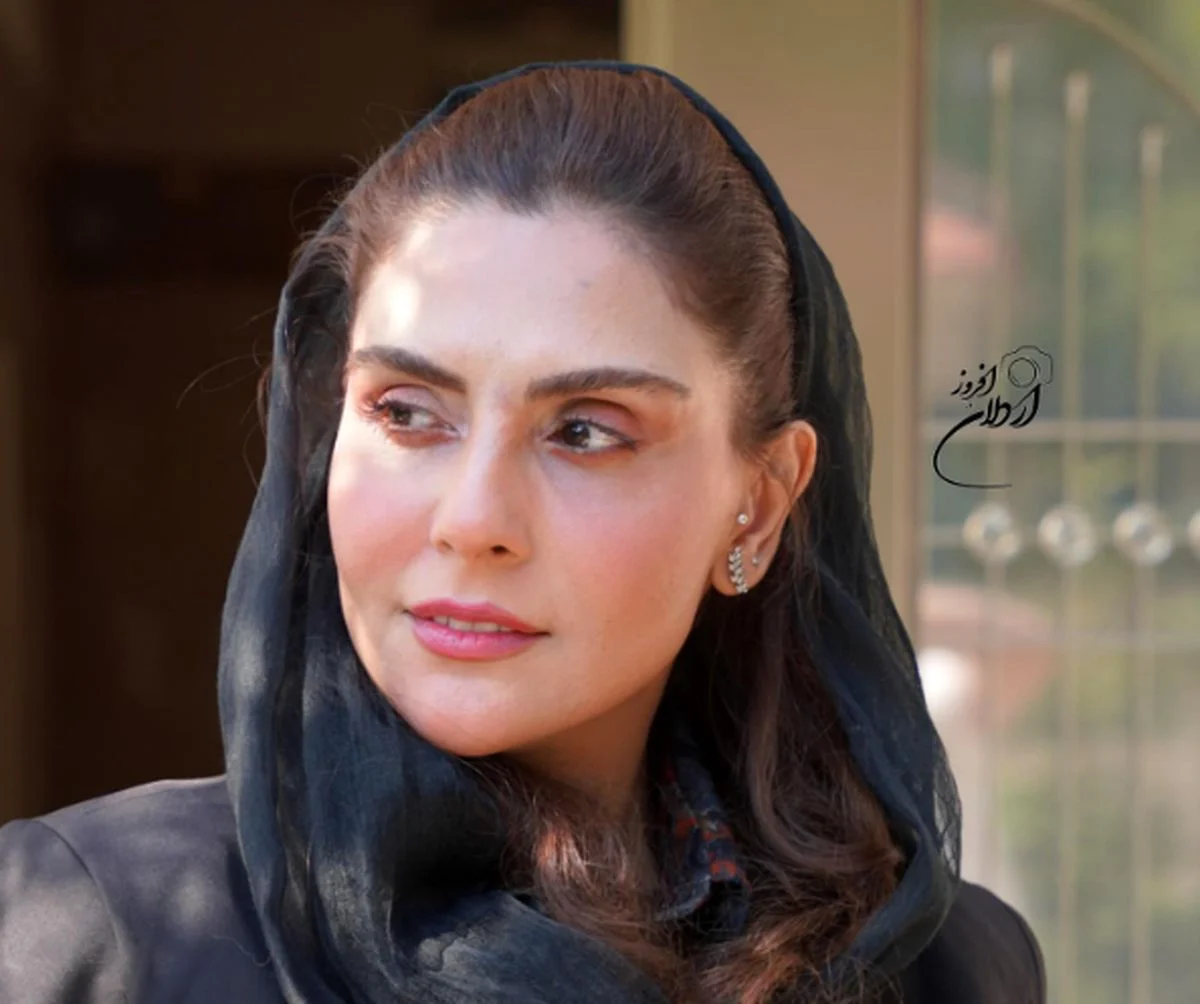 تاریخ و سفر در زمان | عکس ؛ استایل خاص شری سریال پایتخت در یک مراسم