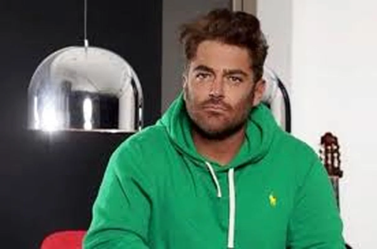 تاریخ و سفر در زمان | عکس ؛ عکس شیک رضا گلزار در فرودگاه قطر