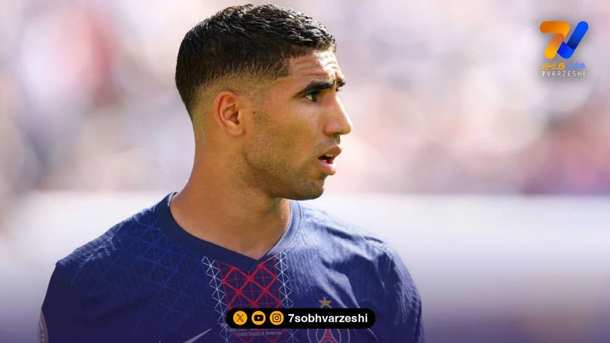 تاریخ و سفر در زمان | عکس ؛ ورود سینمایی اشرف حکیمی با اسکوتر به مراسم مرد سال آفریقا