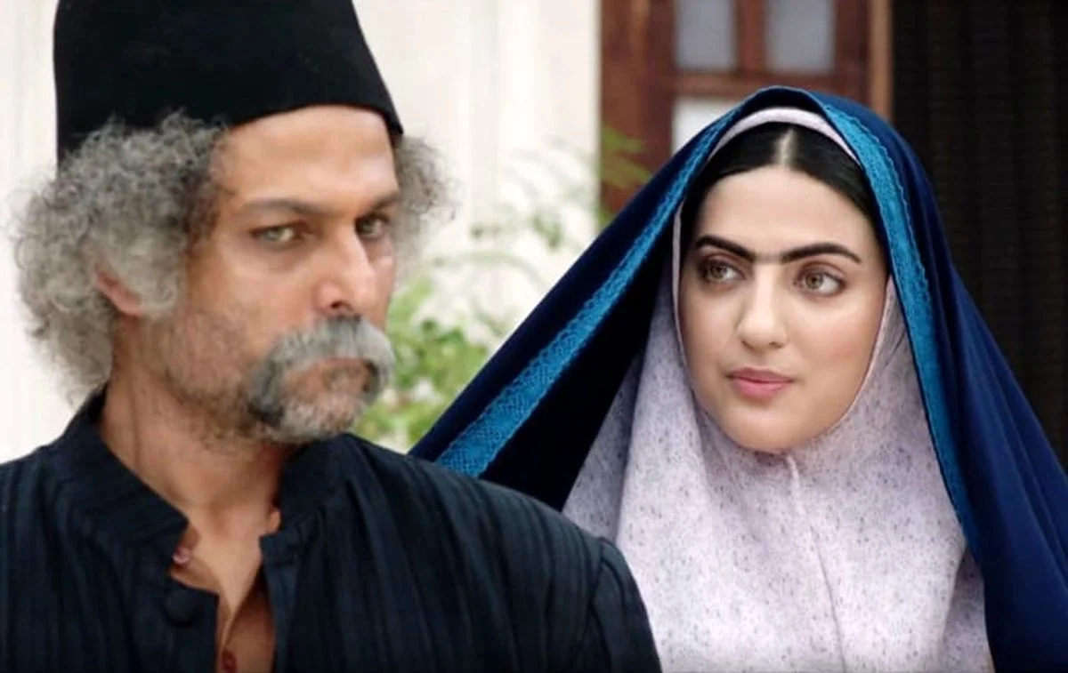 تاریخ و سفر در زمان | عکس ؛ استایل شیک خانم بازیگرِ «داش آکُل» جلب‌توجه کرد