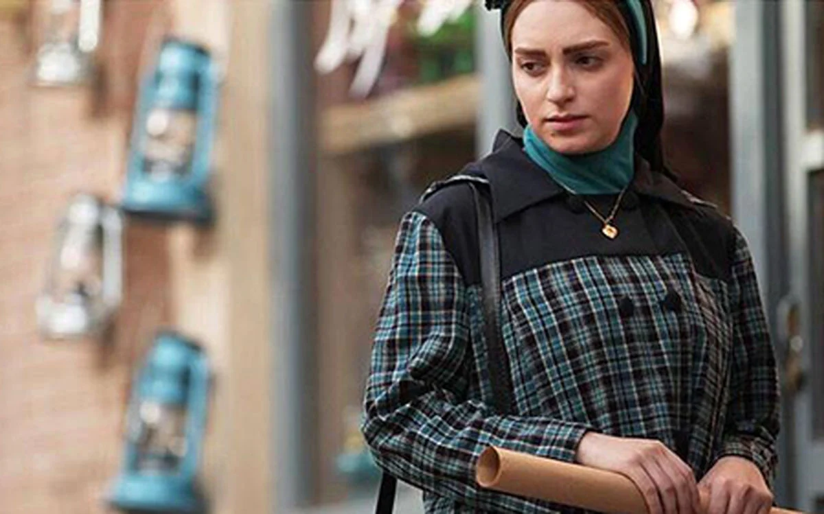 تاریخ و سفر در زمان | عکس ؛ استایل متفاوت بازیگر سریال شهرزاد در یک مراسم ختم