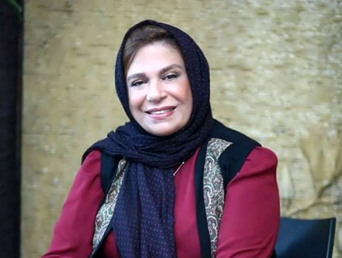 تاریخ و سفر در زمان | عکس ؛ گوهر خیراندیش با یک تیپ مجلسی جلب توجه کرد