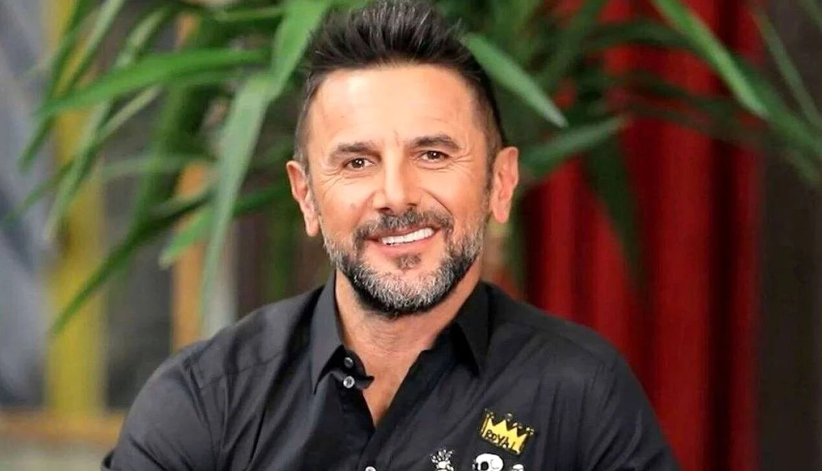 تاریخ و سفر در زمان | عکس ؛ استایل جوان‌پسند امین حیایی جلب توجه کرد