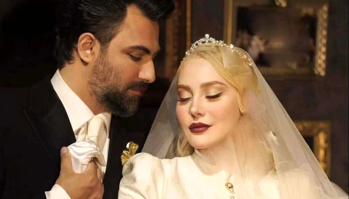 تاریخ و سفر در زمان | عکس ؛ تازه عروس سینمای ایران مشکی‌پوش شد