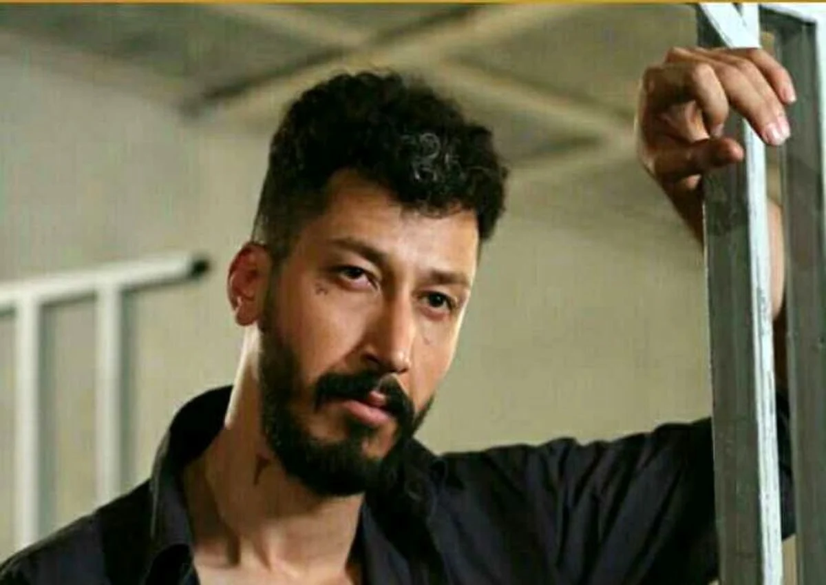 چهره روز | استایل بازیگر سریال پایتخت در خیابان‌های کپنهاگ