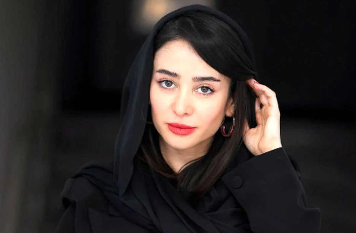 چهره روز | الناز حبیبی با یک تیپ پاییزی جلب‌توجه کرد