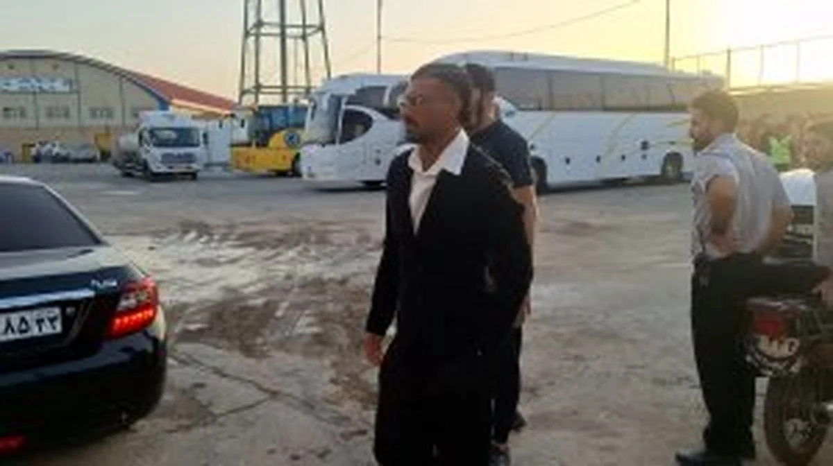 چهره روز | رامین رضائیان با کت و شلوار به استادیوم رفت