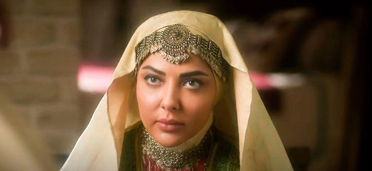 چهره روز | لیلا اوتادی با استایلی که تا به حال از او ندیده‌اید جلب‌توجه کرد!