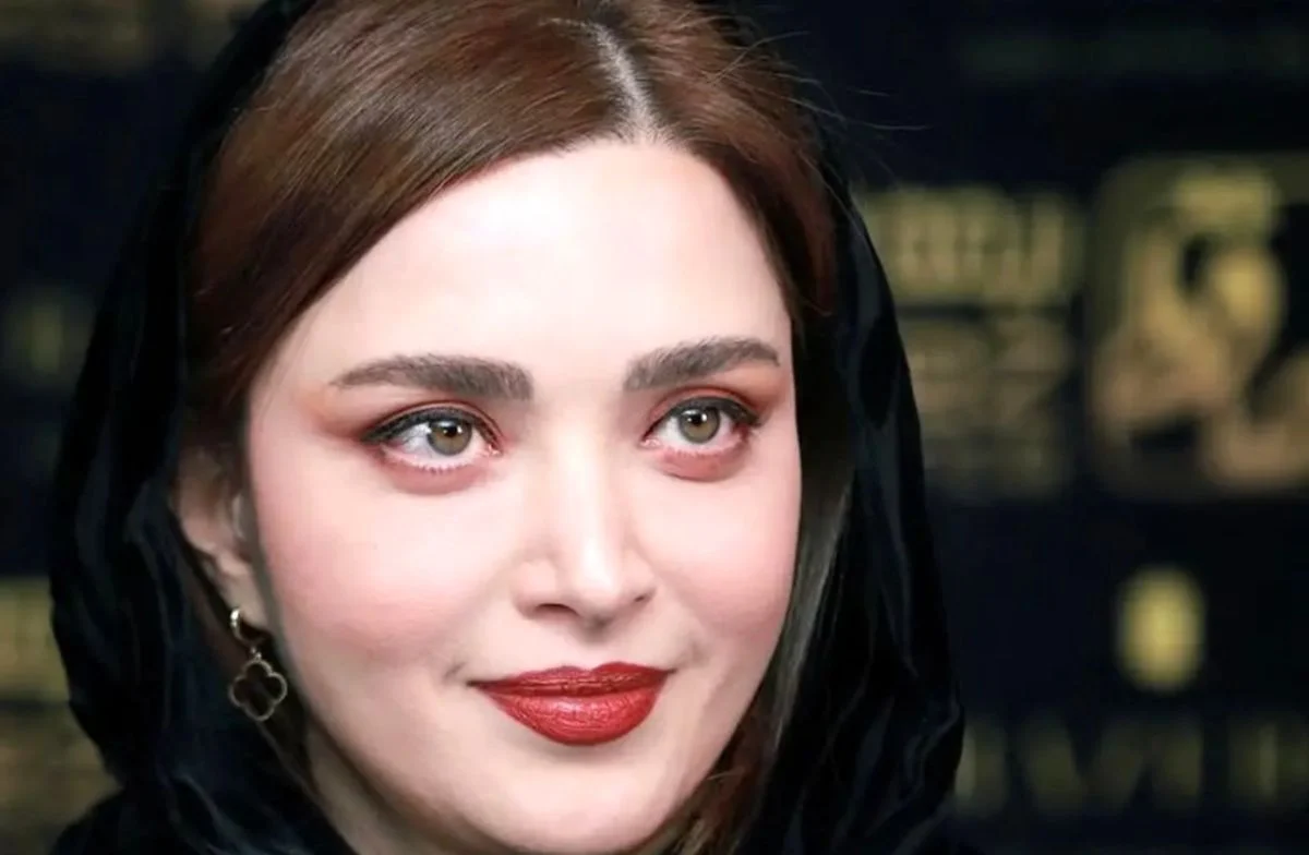 چهره روز | استایل متفاوت بهنوش طباطبایی با تم زنبور عسل چهره روز | استایل متفاوت بهنوش طباطبایی با تم زنبور عسل