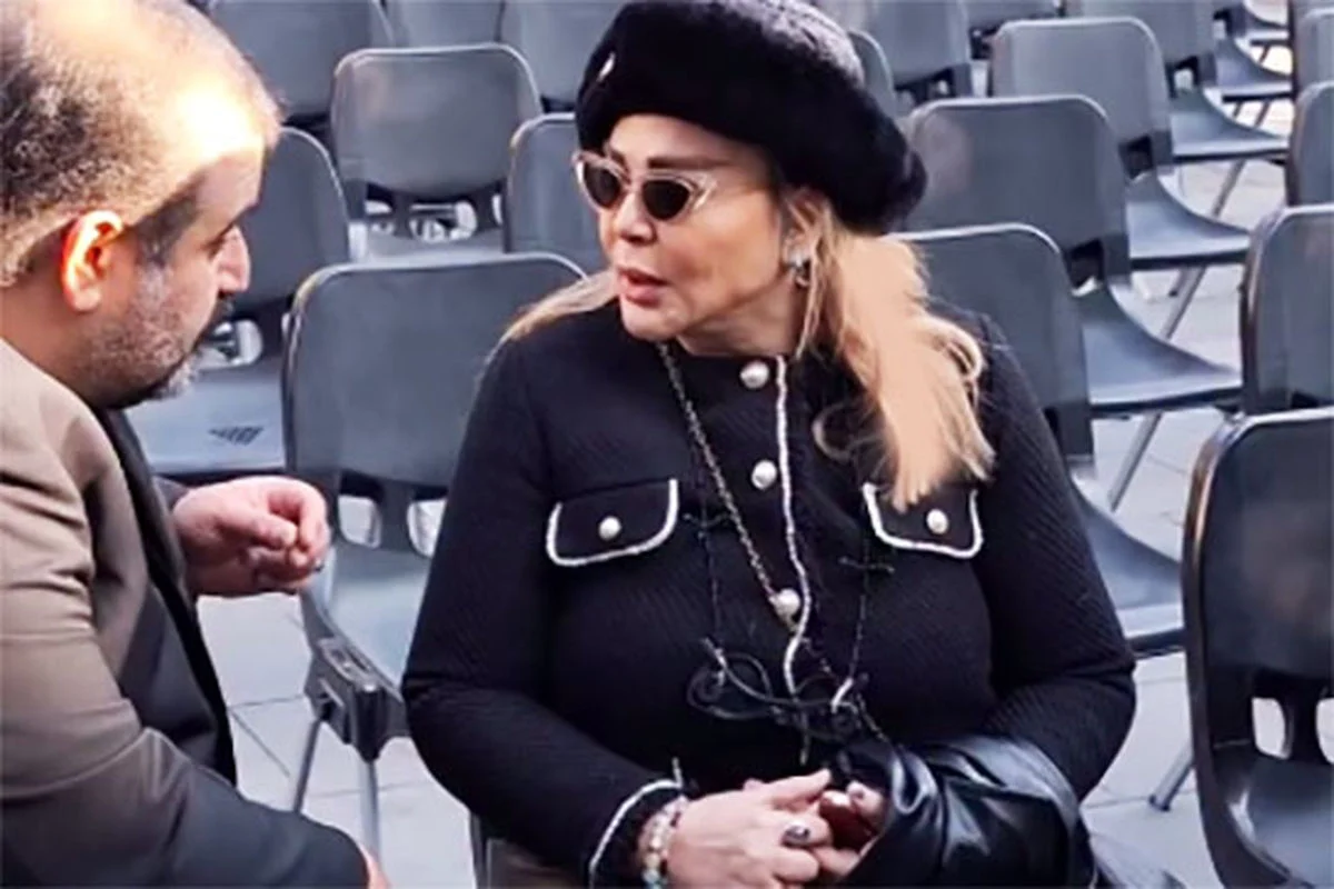 چهره روز | استایل کمی عجیب بهاره رهنما در مراسم ختم هادی مرزبان