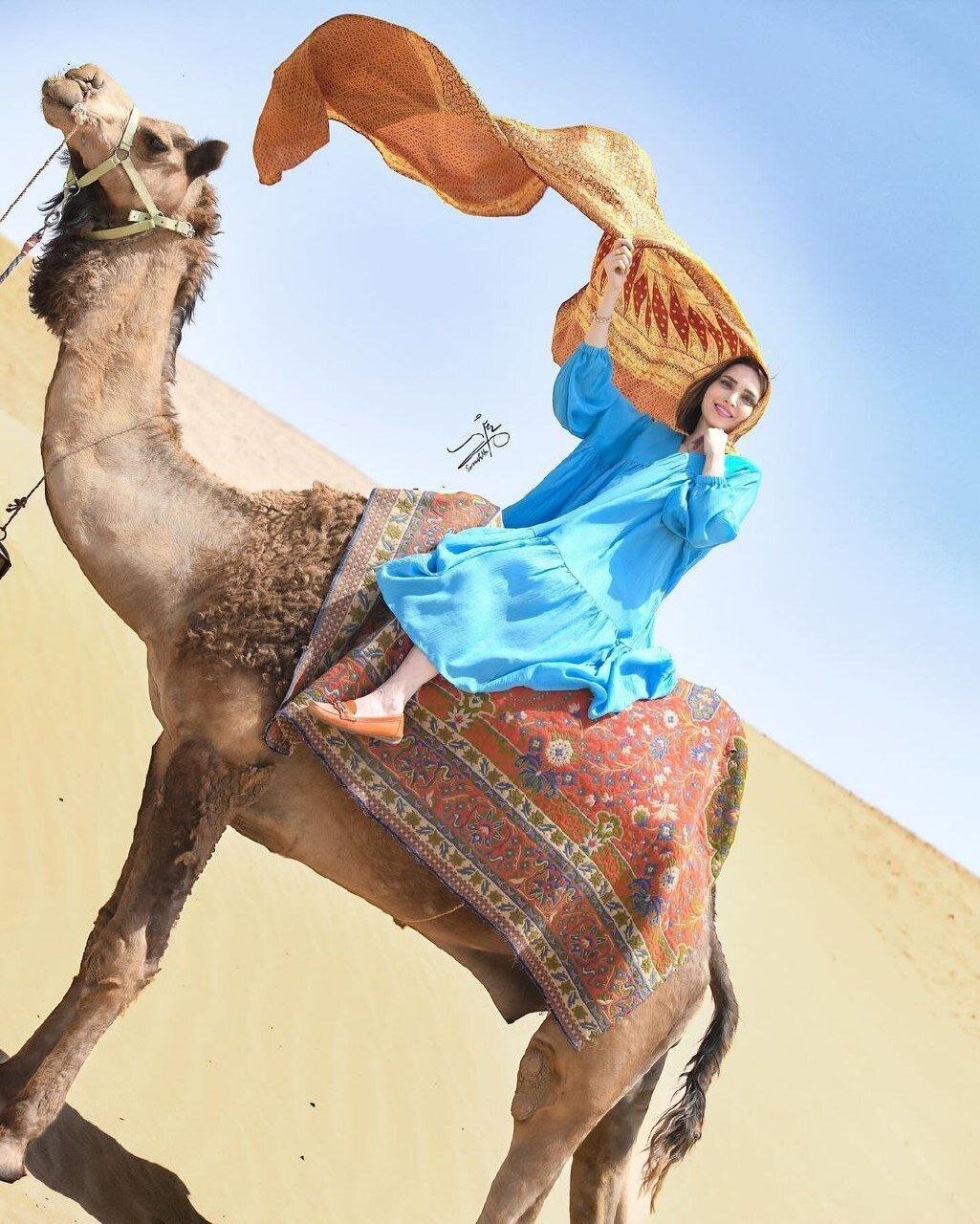 عکس در زمان| بهنوش طباطبایی با چهره خیرهکننده در کویر عکس در زمان| بهنوش طباطبایی با چهره خیرهکننده در کویر