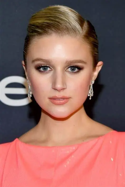 عکس در زمان | زندگی خصوصی و بیوگرافی «جولیا اشلِپفر»، ستاره در حال صعود هالیوود عکس در زمان | زندگی خصوصی و بیوگرافی «جولیا اشلِپفر»، ستاره در حال صعود هالیوود