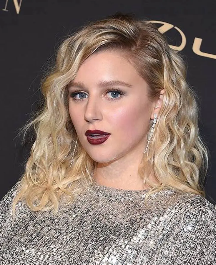 عکس در زمان | زندگی خصوصی و بیوگرافی «جولیا اشلِپفر»، ستاره در حال صعود هالیوود عکس در زمان | زندگی خصوصی و بیوگرافی «جولیا اشلِپفر»، ستاره در حال صعود هالیوود