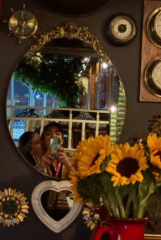 عکس در زمان|کافه‌گردی صمیمی نرگس محمدی و فریبا نادری