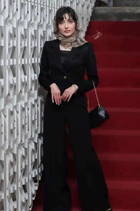 عکس در زمان|چهره دیدنی نورا محقق در اکران عمومی فیلم سینمایی مجنون