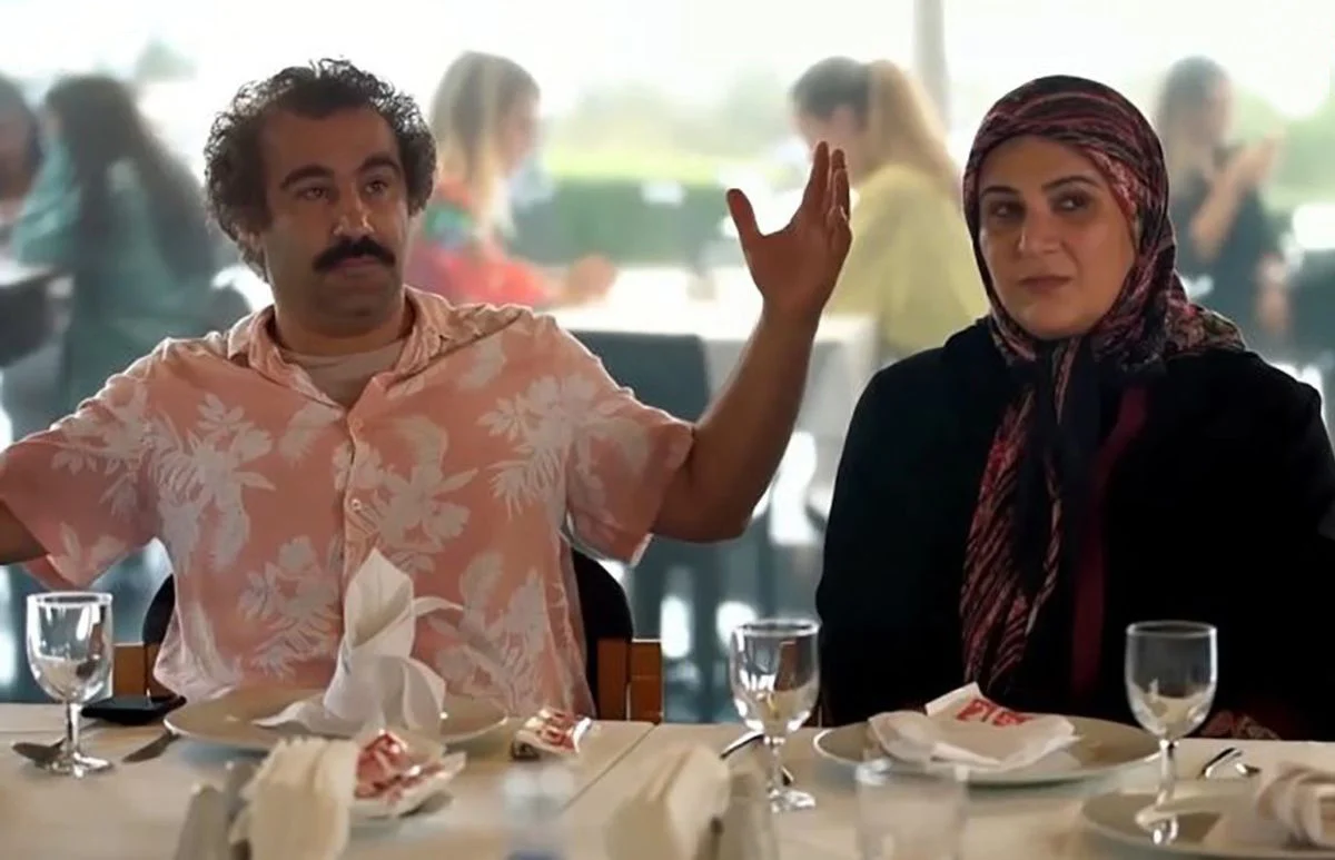 سفر زمان | تیپ متفاوت همای سریال پایتخت در اروپا