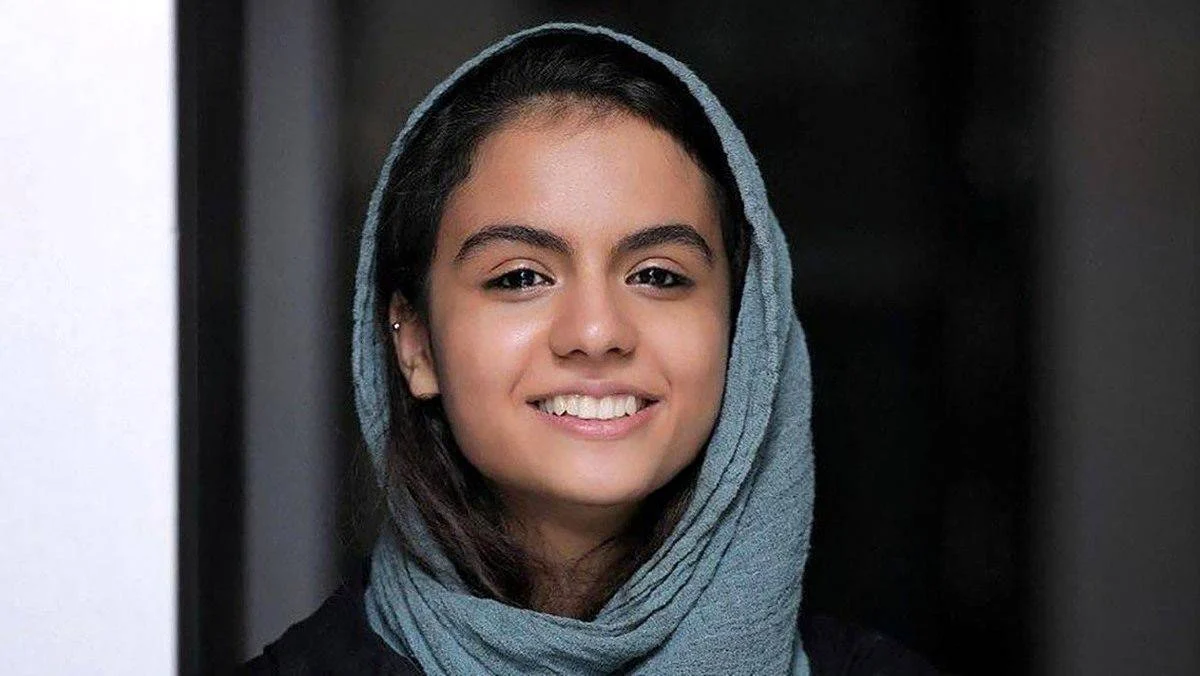 تصویر روز | تیپ متفاوت بازیگر زن زخم کاری در زمین تنیس