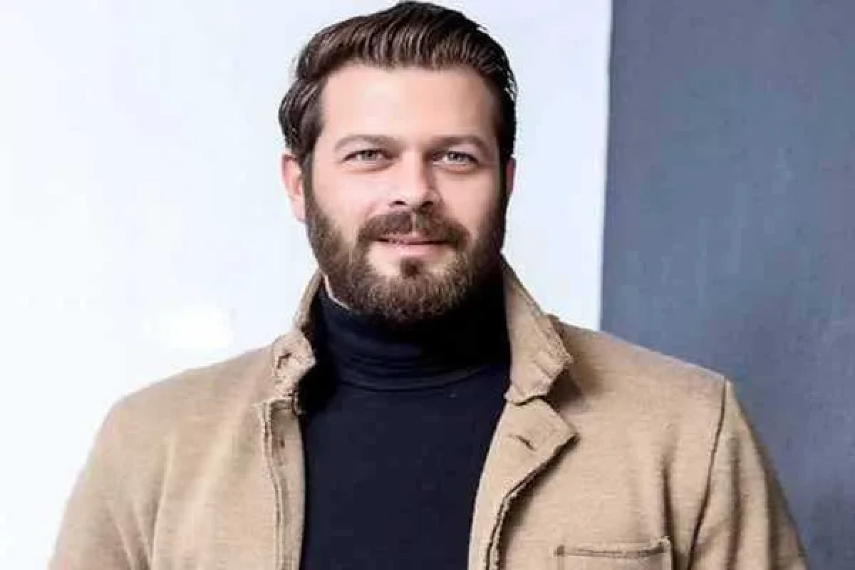 عکس در زمان|سلفی صمیمی پژمان بازغی و دارا حیایی در گریم پدر و پسری عکس در زمان|سلفی صمیمی پژمان بازغی و دارا حیایی در گریم پدر و پسری