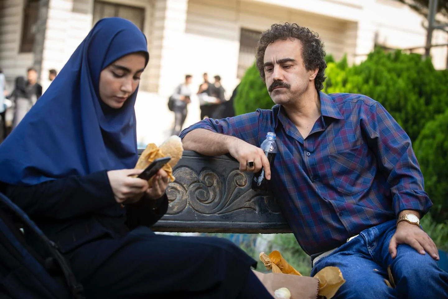 تصویر روز | استایل خیابانی سارای پایتخت ۷جلب‌توجه کرد