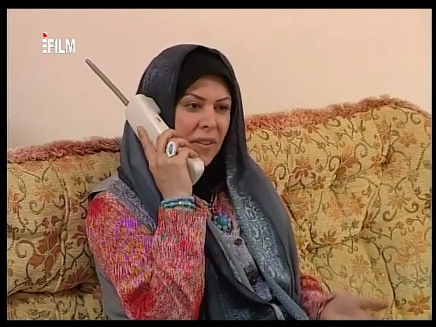 تصویر روز | تیپ متفاوت بازیگر معروف دهه ۸۰ تلویزیون در آلمان تصویر روز | تیپ متفاوت بازیگر معروف دهه ۸۰ تلویزیون در آلمان