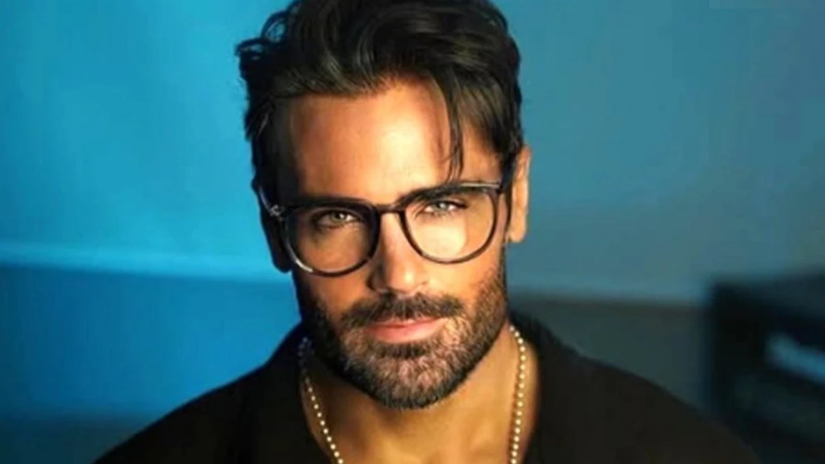 عکس در زمان|عکس خانوادگی سهراب پاکزاد در کنار مادر و خواهرش عکس در زمان|عکس خانوادگی سهراب پاکزاد در کنار مادر و خواهرش