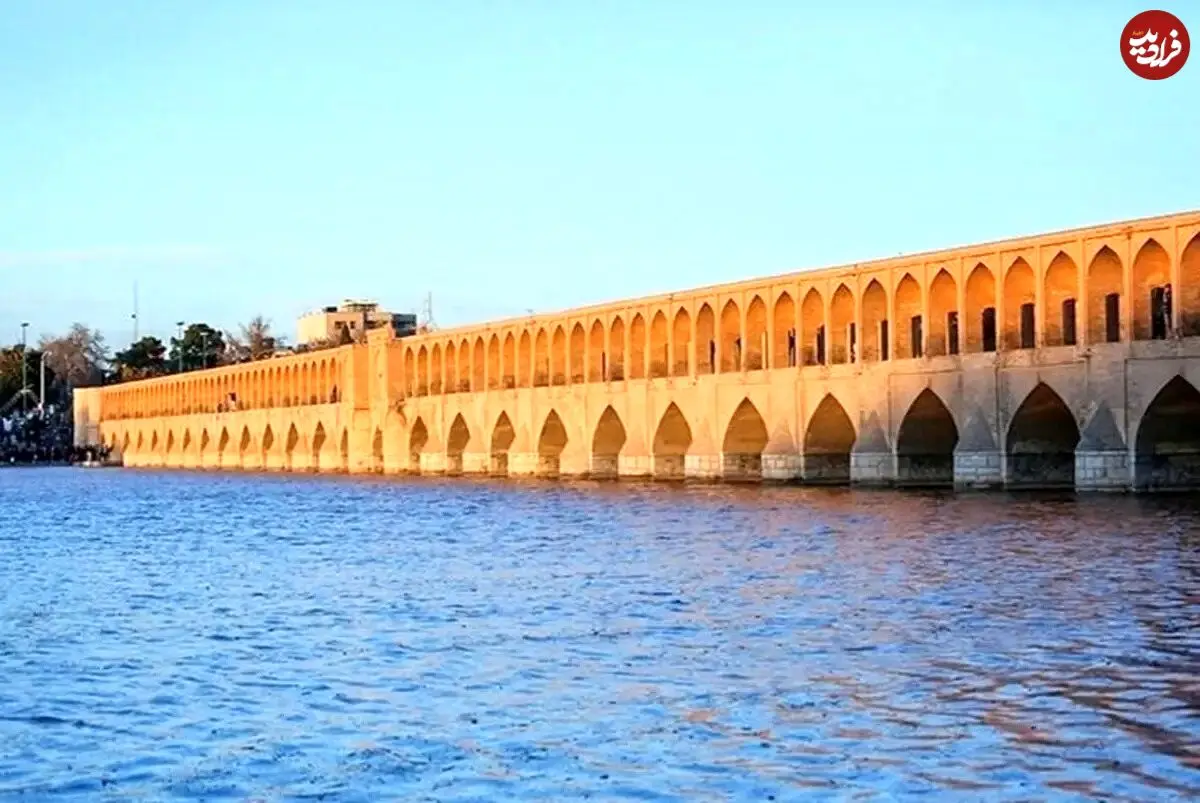 عکس؛ سفر در زمان؛ کاروان شتر روی پل باستانی؛ تصاویر نایاب از زاینده‌رود