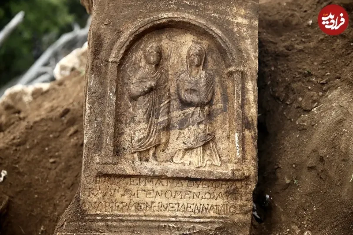 2025-12-08_13-07-59_706848 کشف تصادفی کتیبۀ مربوط به روم باستان توسط چوپانی که مشغول چراندن بزهایش بود