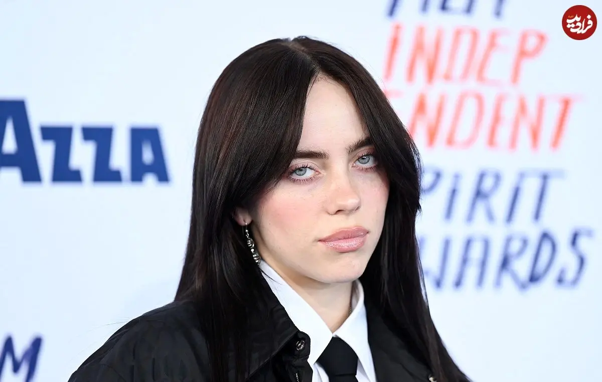 عکس| سفر در زمان؛ «بیلی ایلیش 17 ساله» در مهمانی Deck the Hall در سیاتل؛ سال 1397