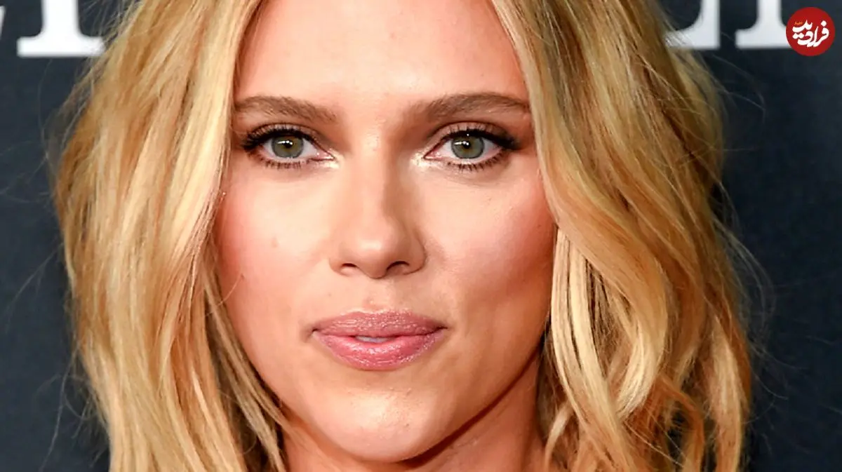 عکس| سفر در زمان؛ «اسکارلت جوهانسون» در 19 سالگی در مهمانی مجله Allure؛ سال 1381