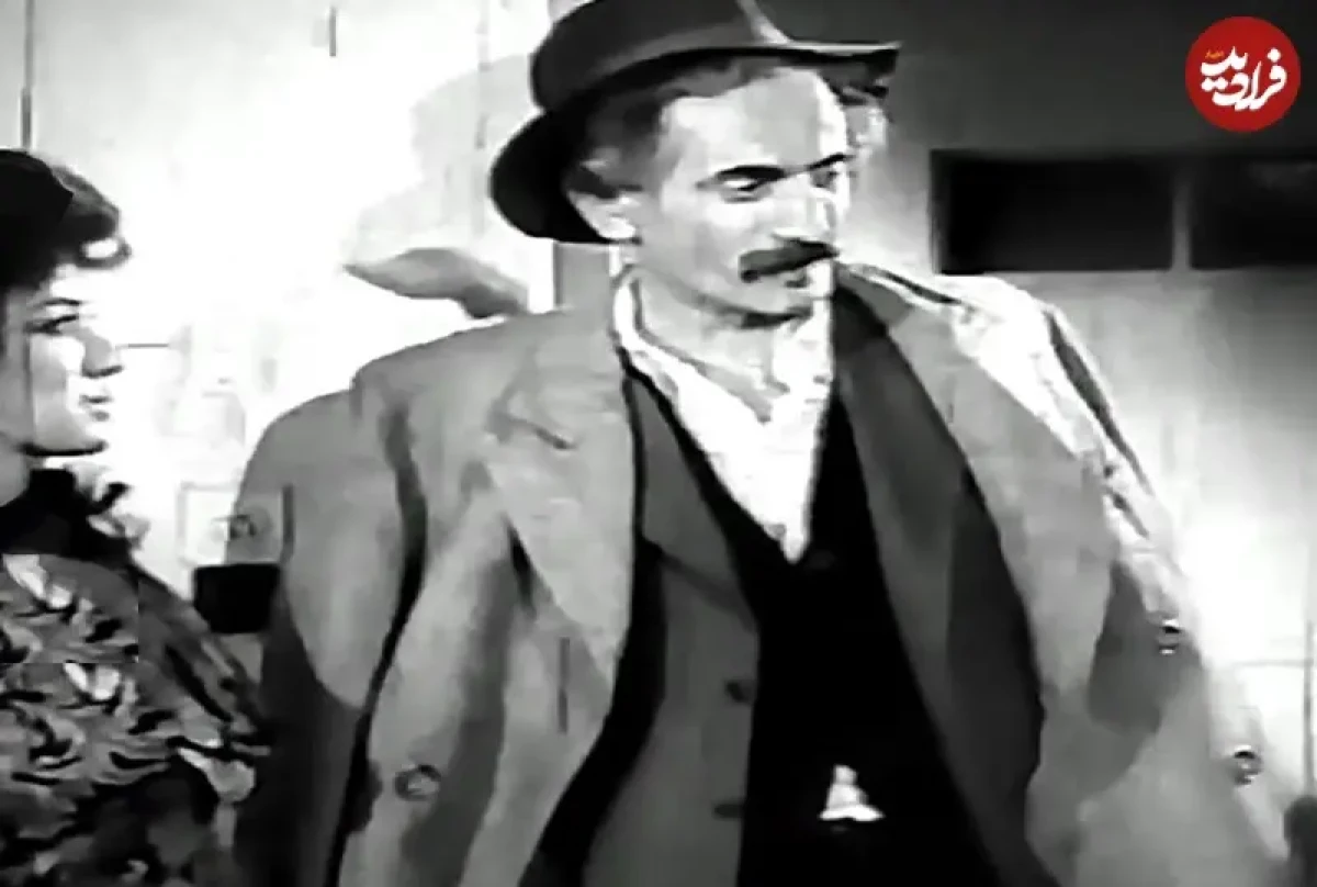 2025-12-09_12-10-05_798802 عکس| سفر زمان؛ چهرۀ «کیومرث ملک مطیعی» در 41 سالگی در کنار «آرام»؛ سال 56