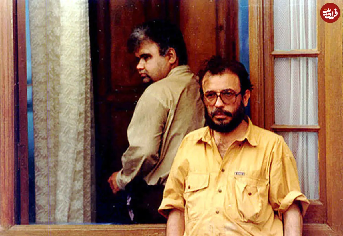 عکس| سفر در زمان؛ «بهروز وثوقی و علی حاتمی» در جوانی و در یک مراسم؛ دهه 40